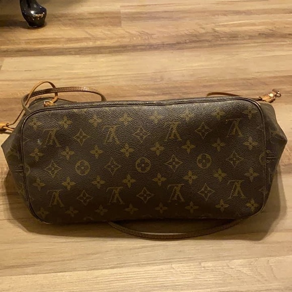 Louis Vuitton Neverfull MM - Damaged - Picture 9 of 10